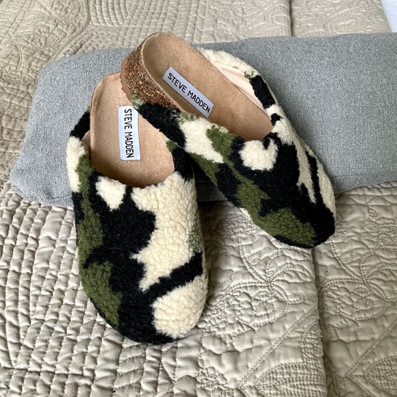 Steve Madden Vesa Faux Shearling Clog 